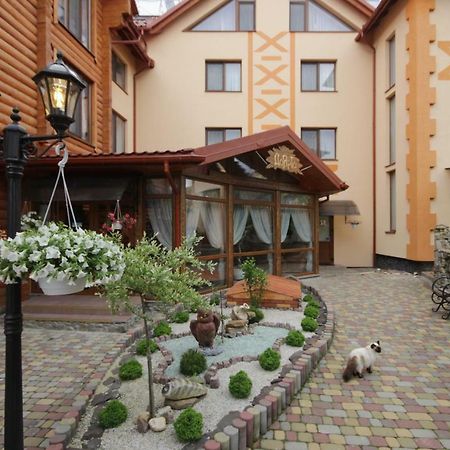 Hotel Dayarta à Skhidnytsia Extérieur photo