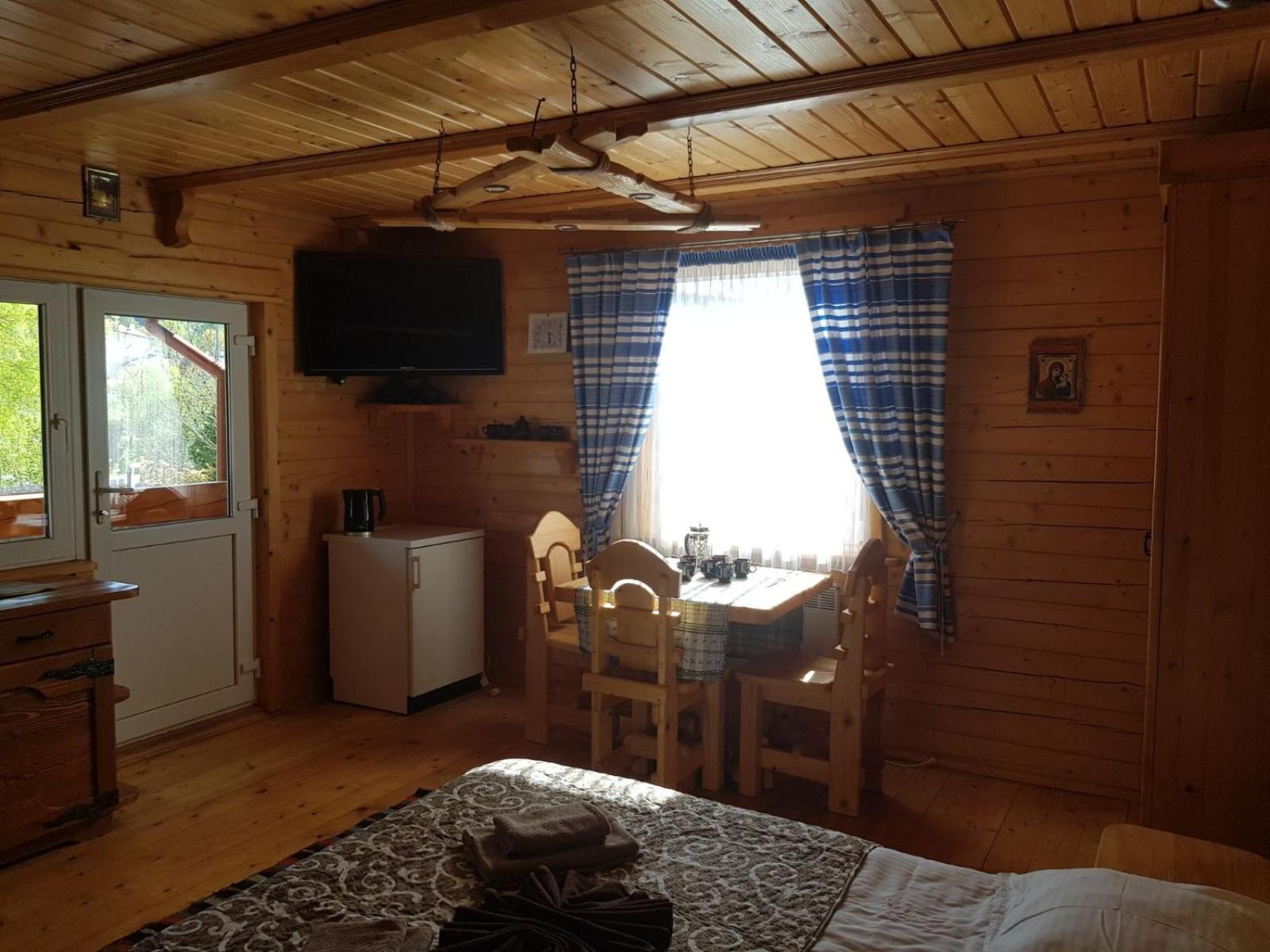 Hotel Dayarta à Skhidnytsia Extérieur photo