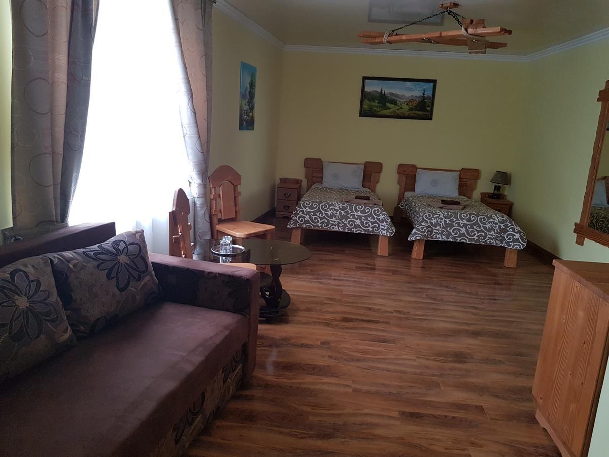 Hotel Dayarta à Skhidnytsia Extérieur photo
