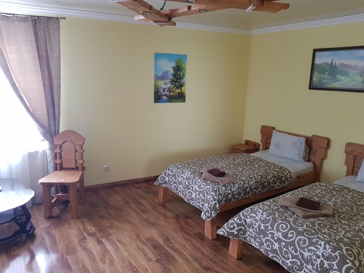 Hotel Dayarta à Skhidnytsia Extérieur photo
