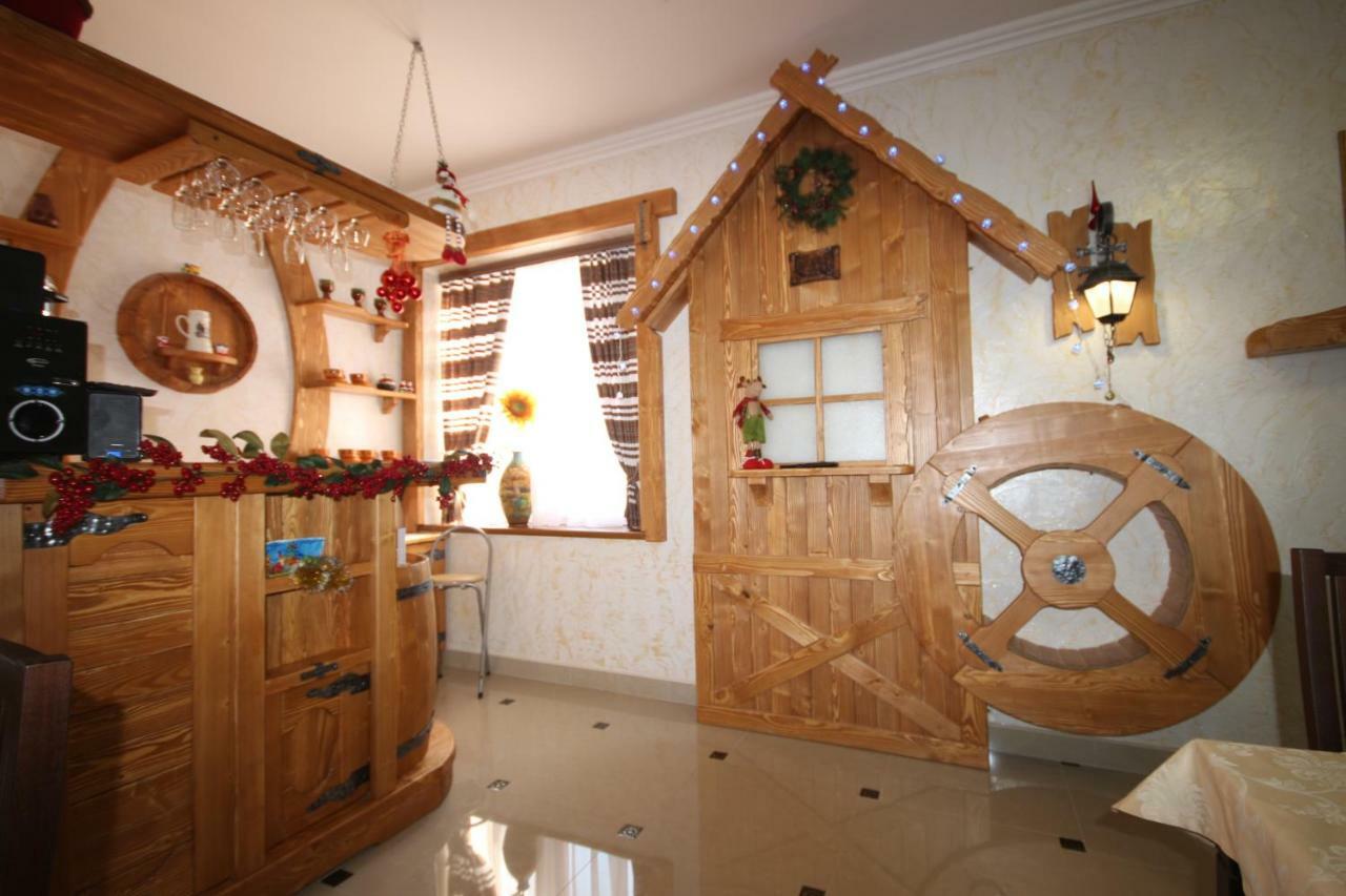 Hotel Dayarta à Skhidnytsia Extérieur photo