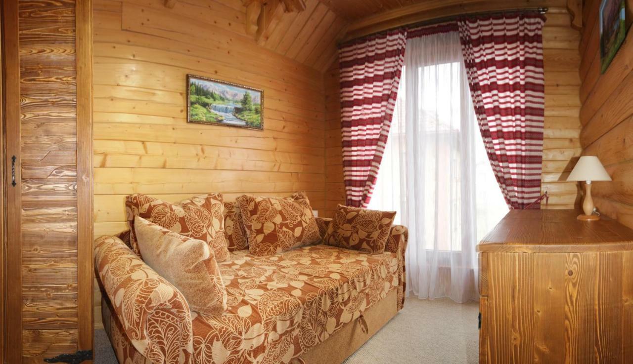 Hotel Dayarta à Skhidnytsia Extérieur photo