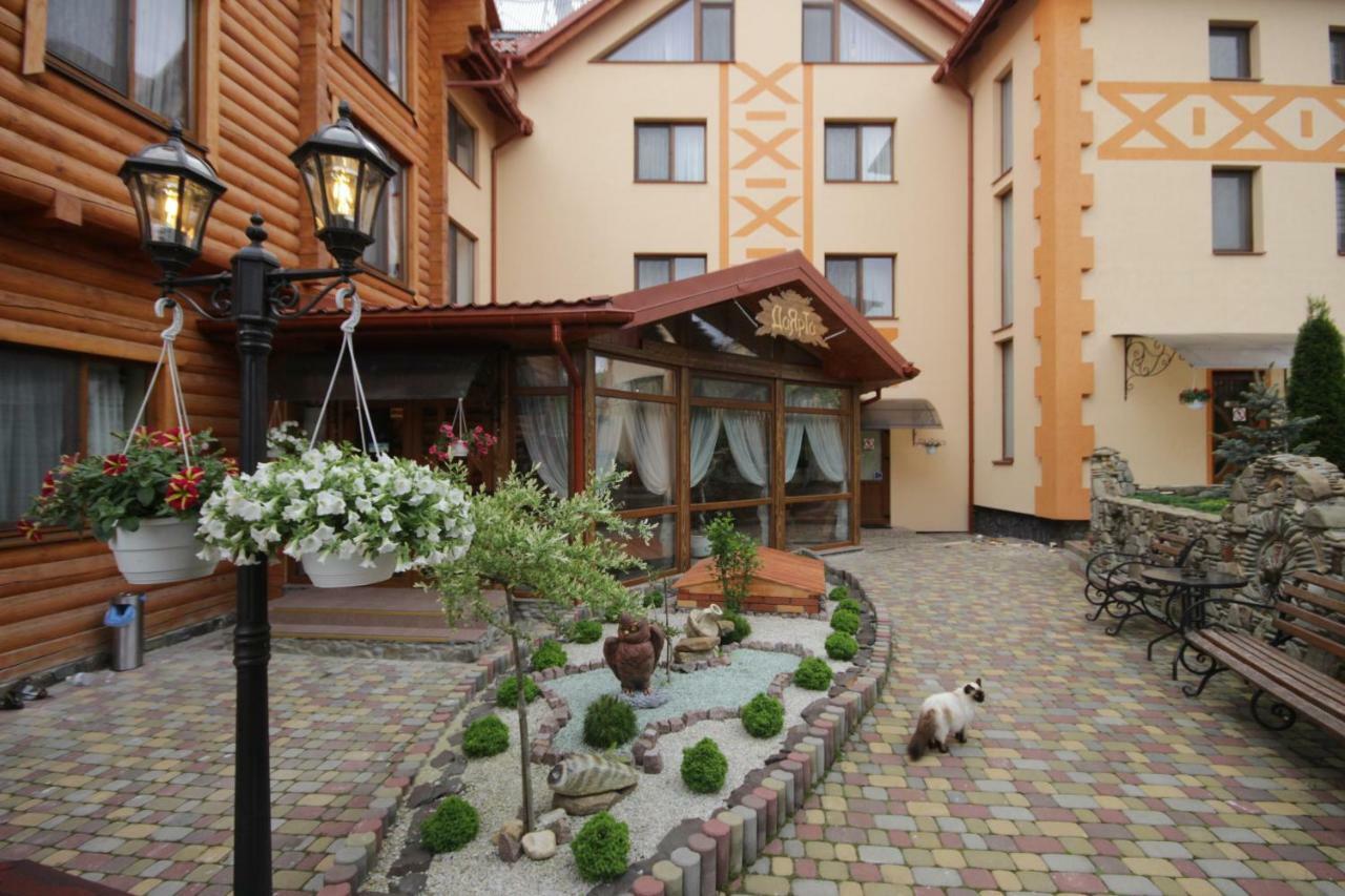 Hotel Dayarta à Skhidnytsia Extérieur photo